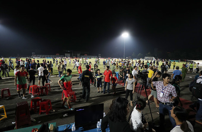 Bình Phước vỡ sân khi Công Phượng, Xuân Trường đến thi đấu